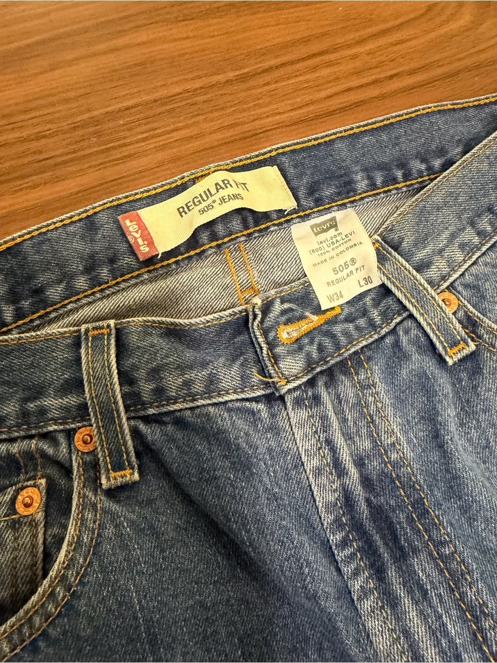 Vintage Levi's 505 Men's Straight Leg Jeans in Medium Blue Denim 34x30
